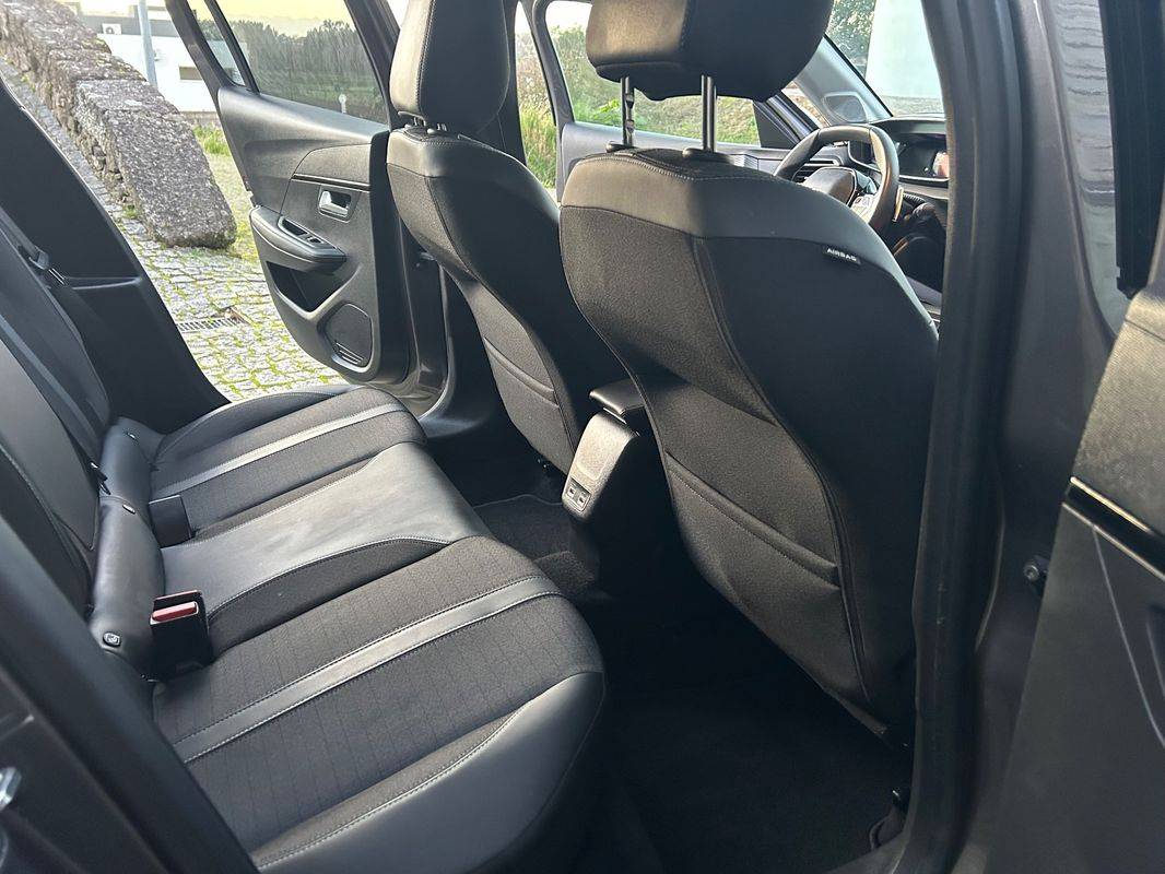 peugeot-208-2022-gasolina-1199cc