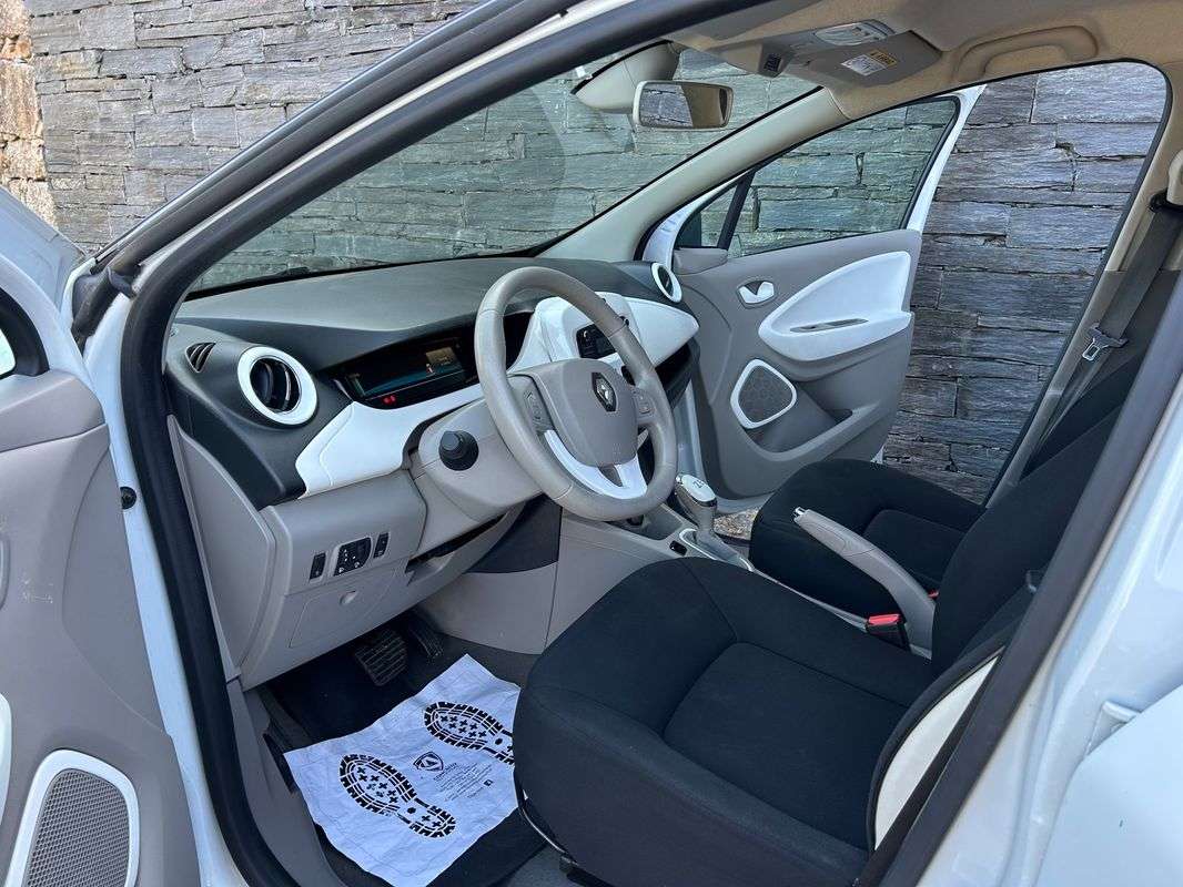 renault-zoe-2017-eletrico-0cc