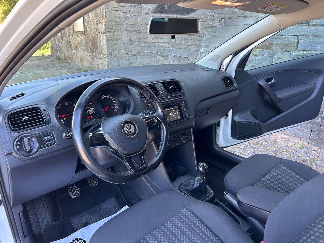volkswagen-polo-2015-diesel-1422cc