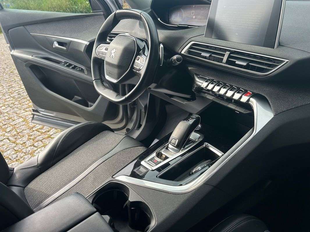 peugeot-5008-2020-diesel-1499cc