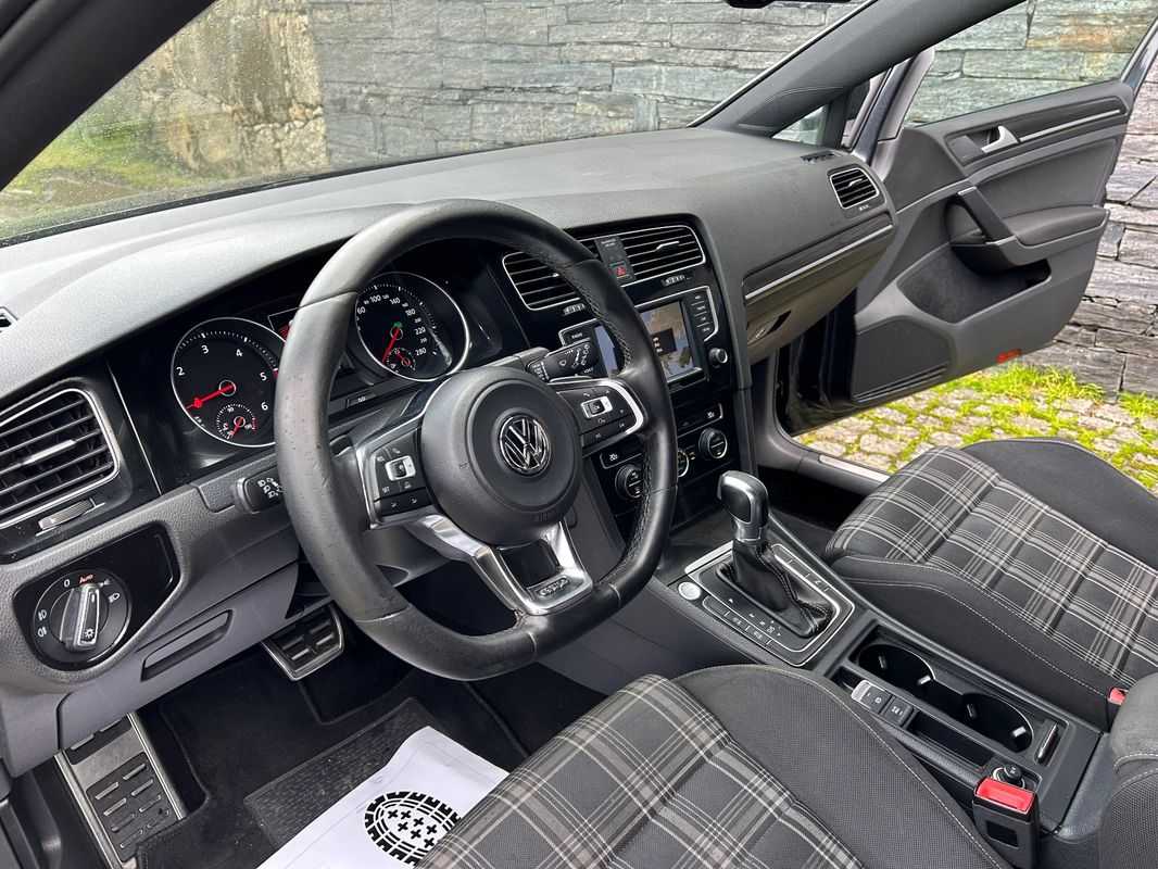 volkswagen-golf-variant-2016-diesel-1968cc