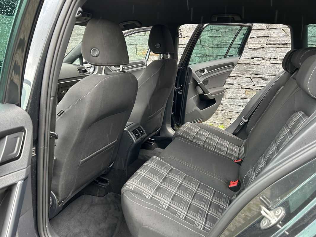volkswagen-golf-variant-2016-diesel-1968cc