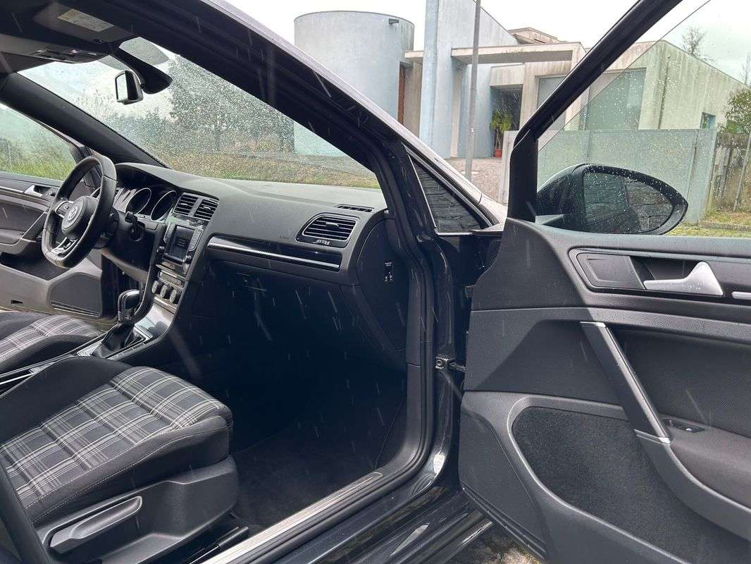 volkswagen-golf-variant-2016-diesel-1968cc
