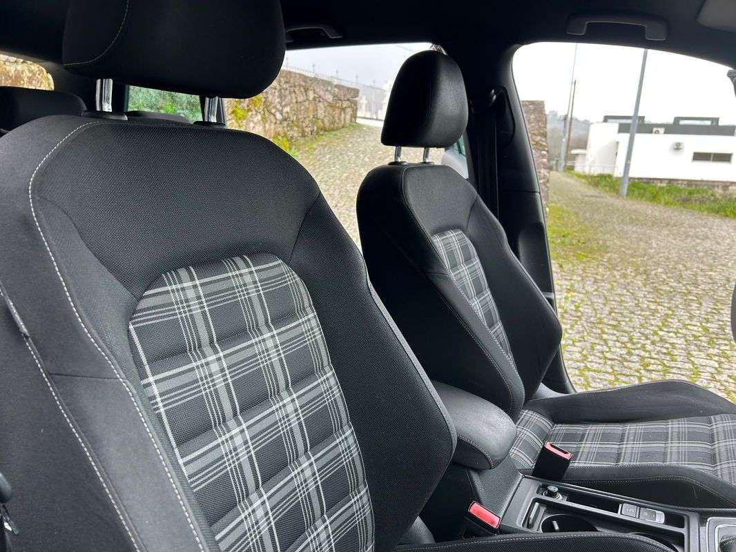 volkswagen-golf-variant-2016-diesel-1968cc