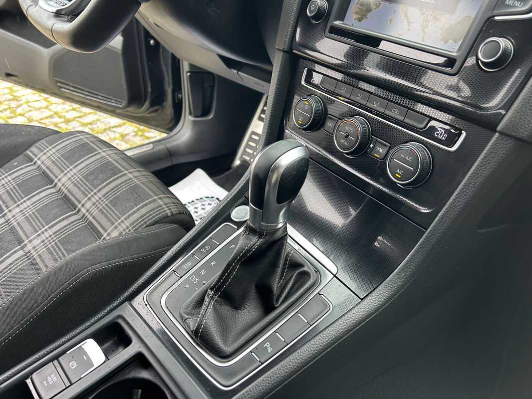 volkswagen-golf-variant-2016-diesel-1968cc