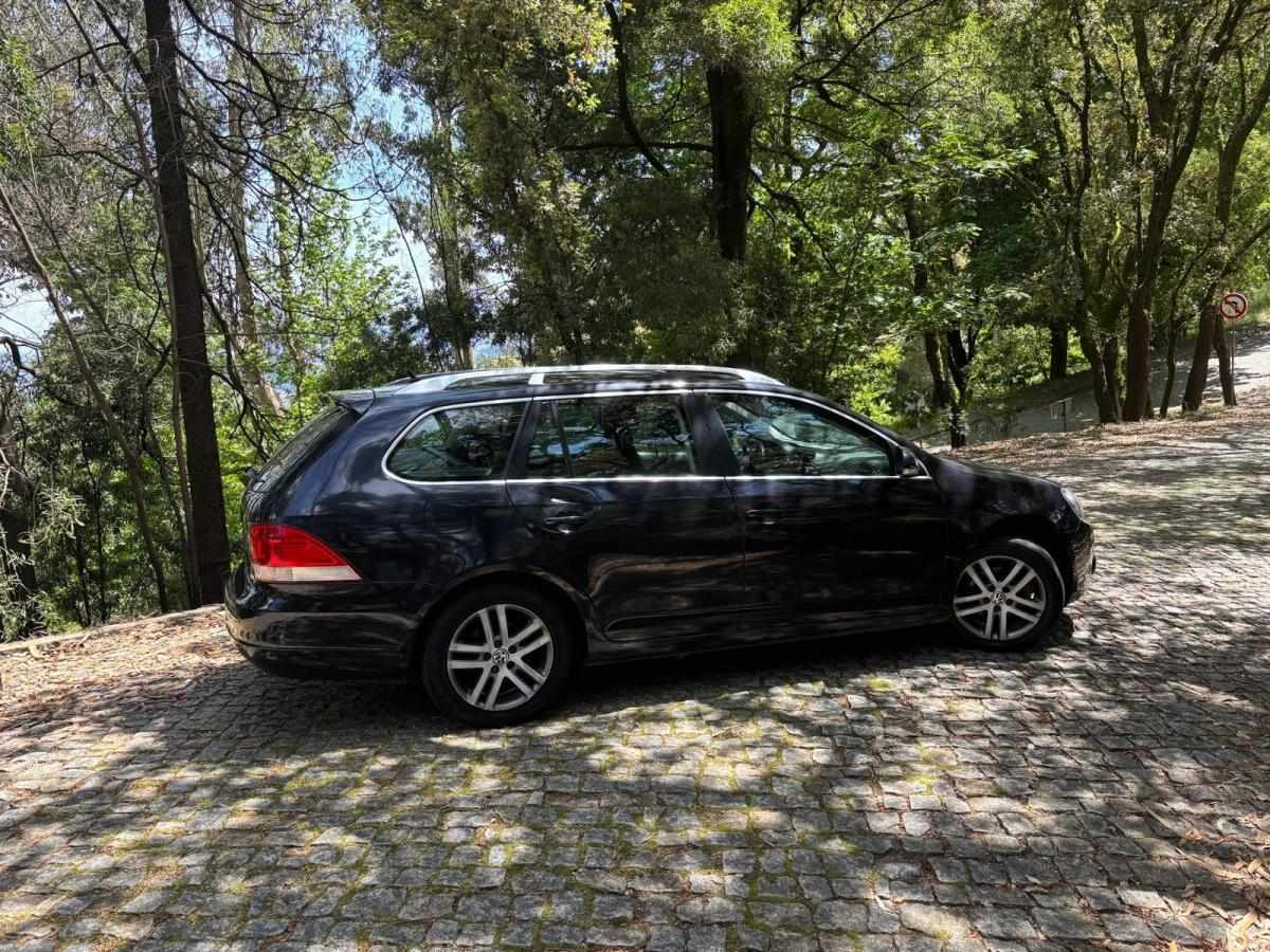 volkswagen-golf-variant-2010-diesel-1598cc