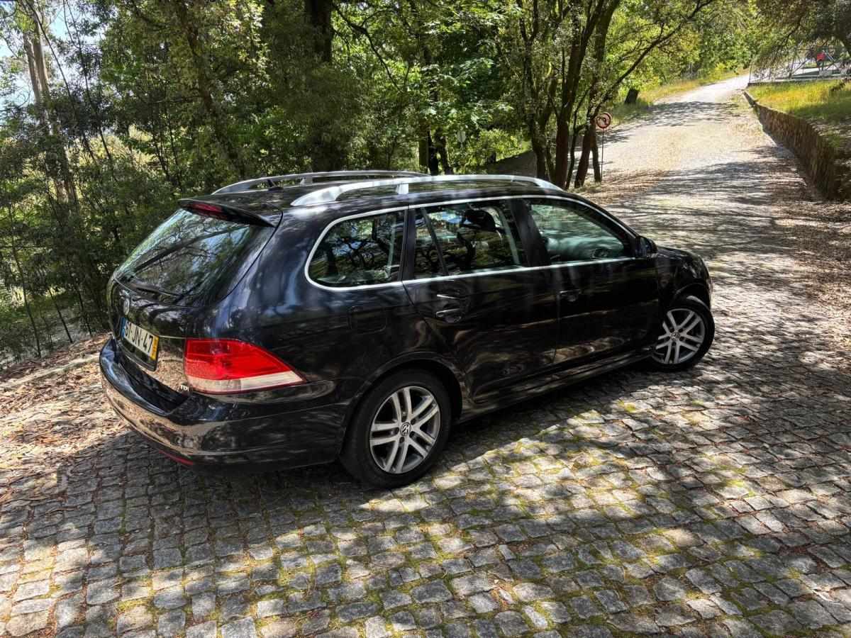 volkswagen-golf-variant-2010-diesel-1598cc