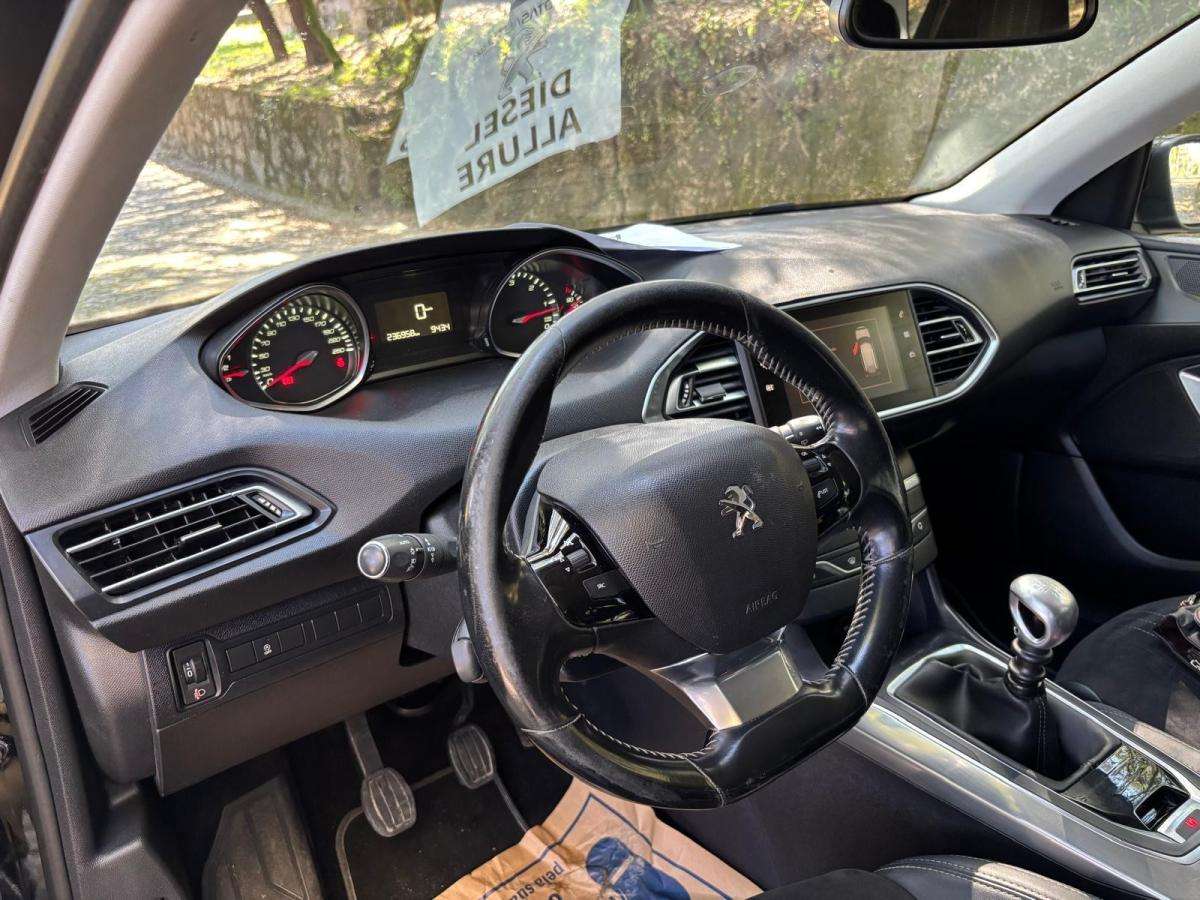 peugeot-308-sw-2019-diesel-1499cc