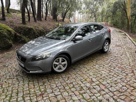 volvo-v40-2016-diesel-1969cc