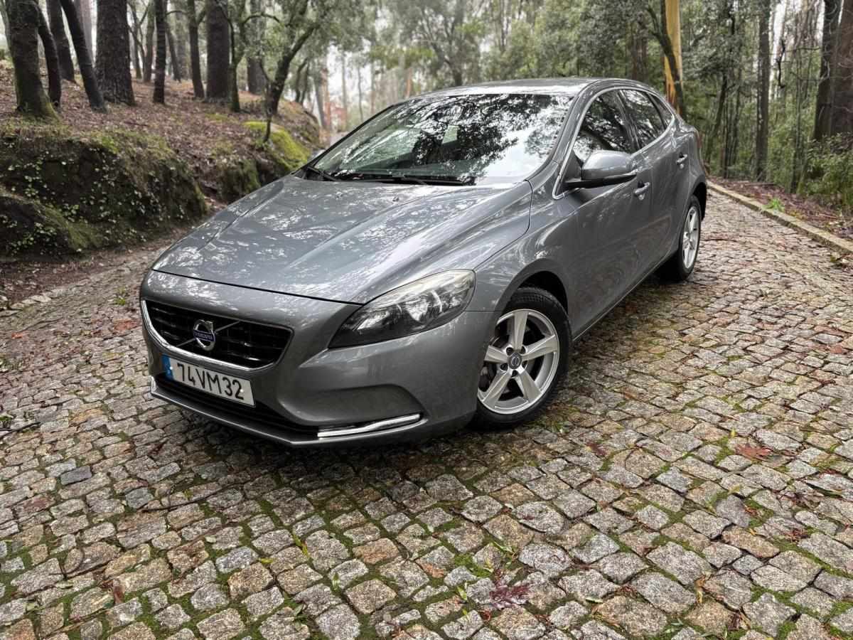 volvo-v40-2016-diesel-1969cc