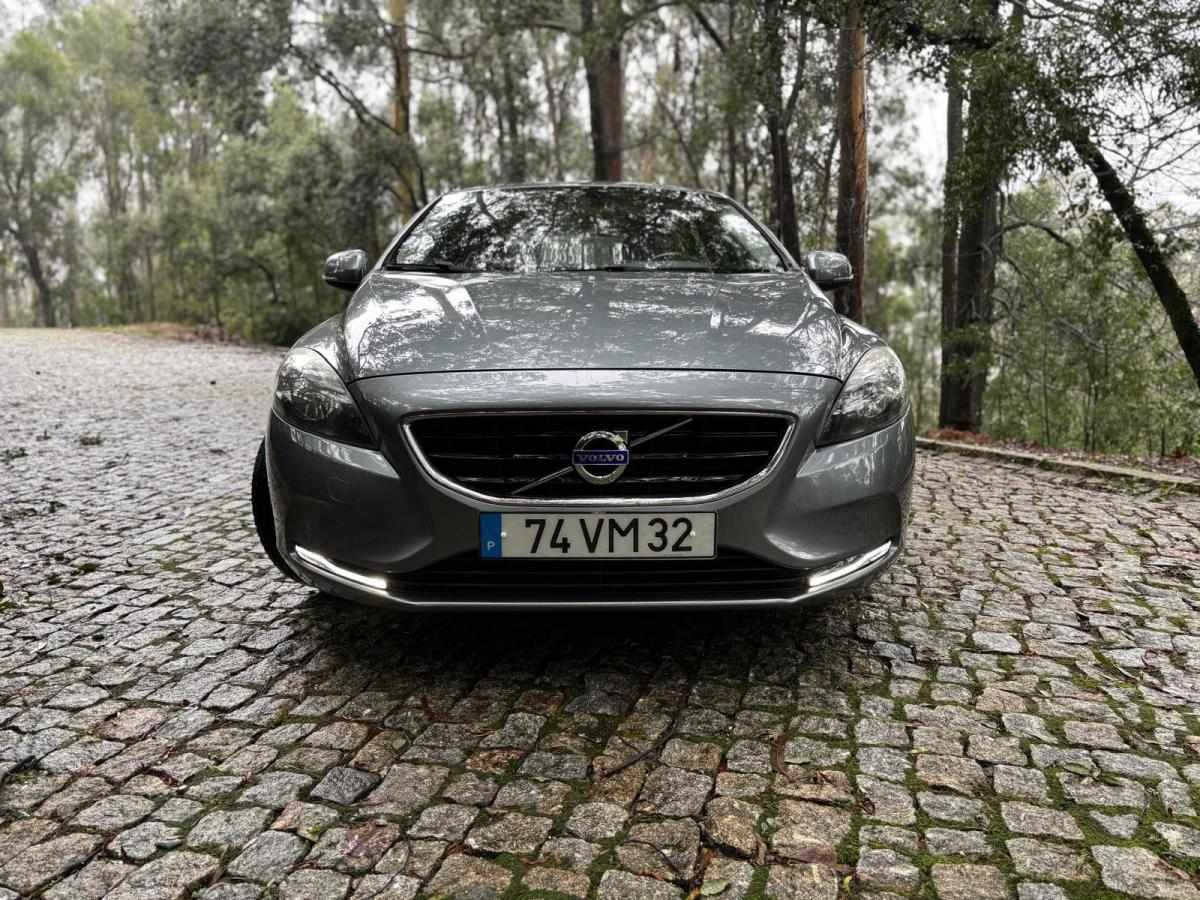 volvo-v40-2016-diesel-1969cc