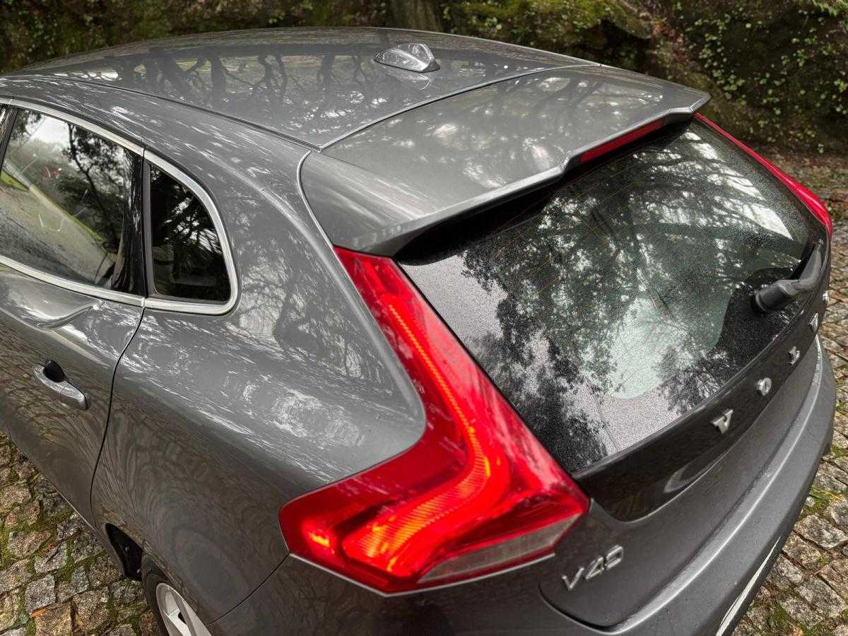 volvo-v40-2016-diesel-1969cc