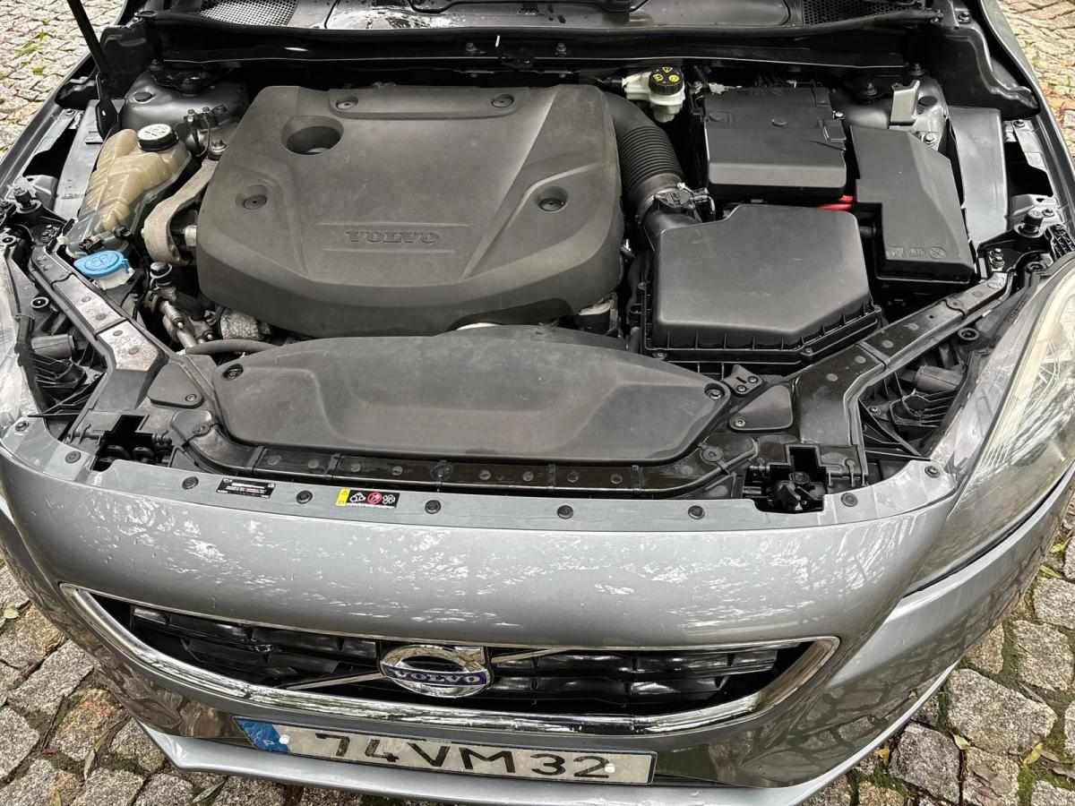 volvo-v40-2016-diesel-1969cc