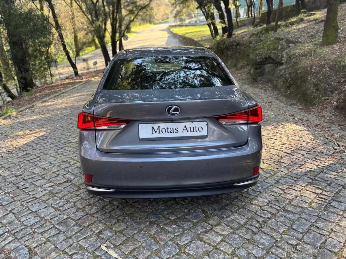 lexus-is-2018-hibrido-a-gasolina-2494cc