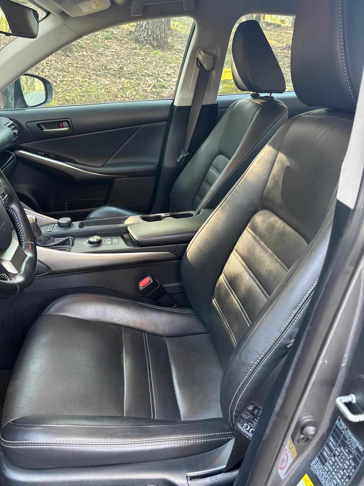 lexus-is-2018-hibrido-a-gasolina-2494cc