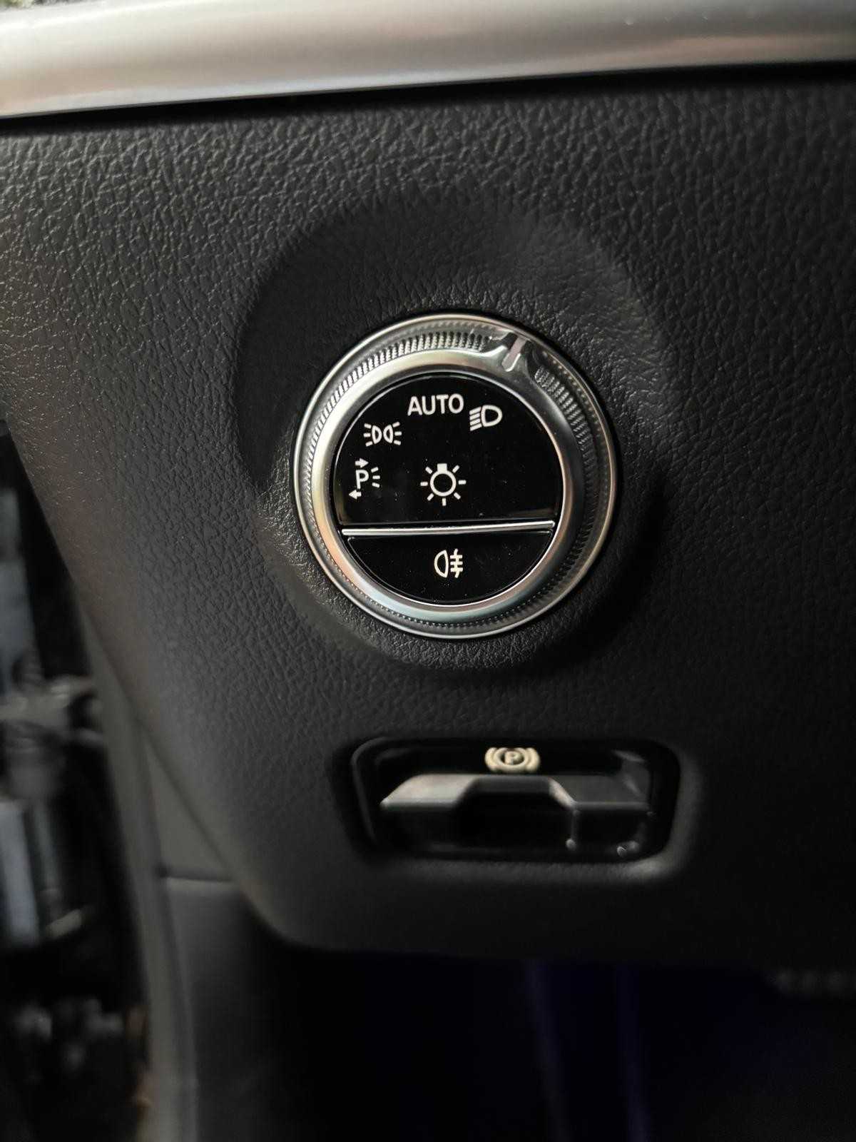 mercedes-benz-classe-c-2023-hibrido-a-gasolina-1999cc