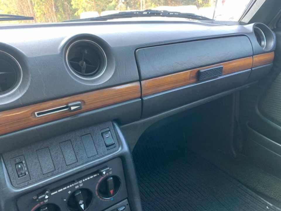 mercedes-benz-200-1983-diesel-1988cc