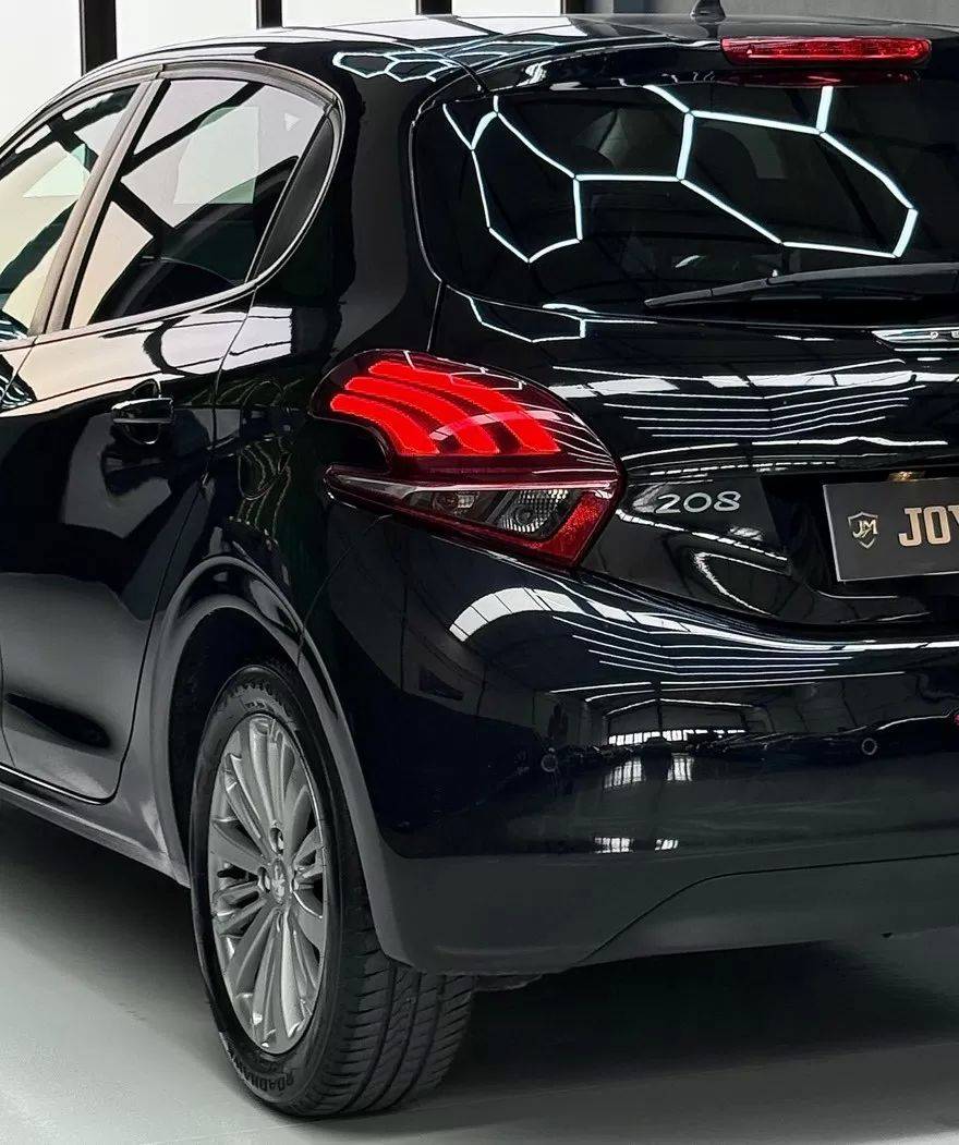 peugeot-208-2016-diesel-1560cc