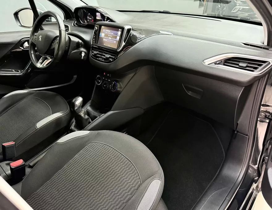 peugeot-208-2016-diesel-1560cc