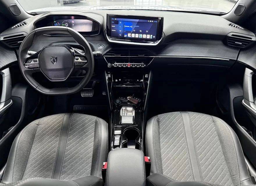 peugeot-e-2008-2024-eletrico-200cc