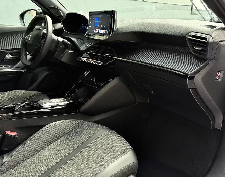 peugeot-e-2008-2024-eletrico-200cc