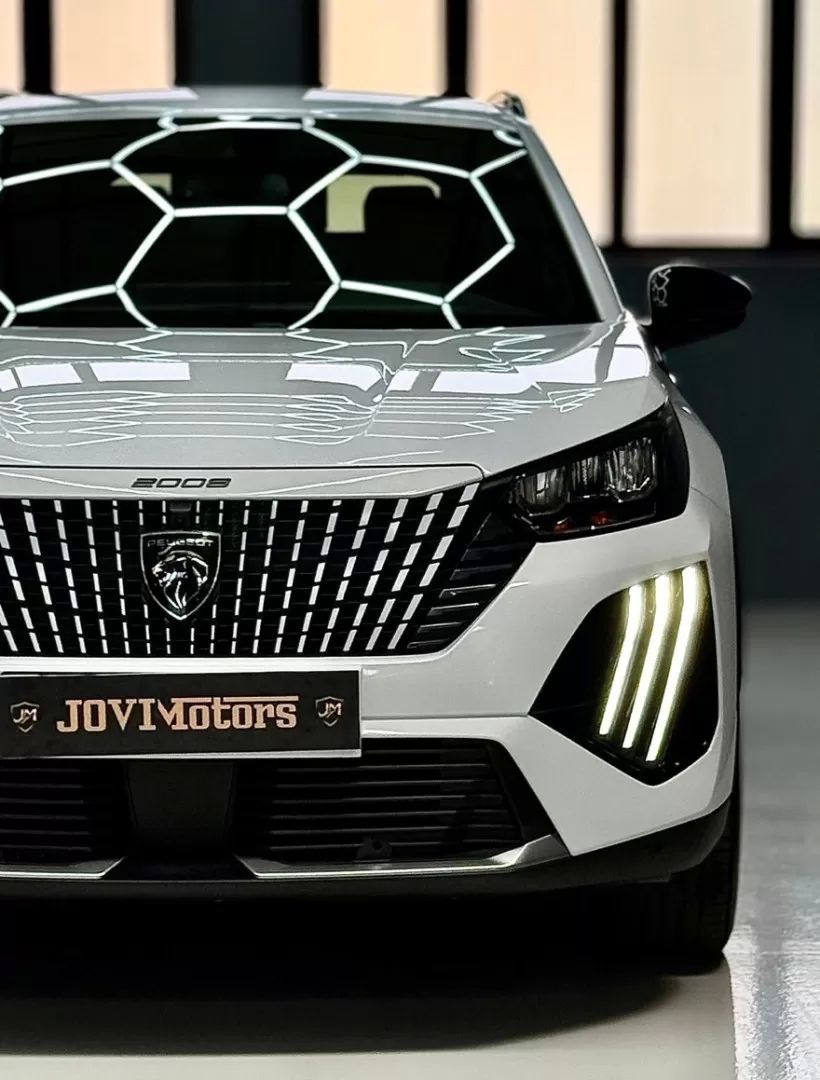 peugeot-e-2008-2024-eletrico-200cc