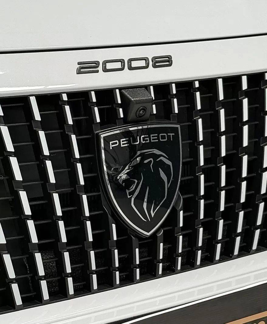 peugeot-e-2008-2024-eletrico-200cc