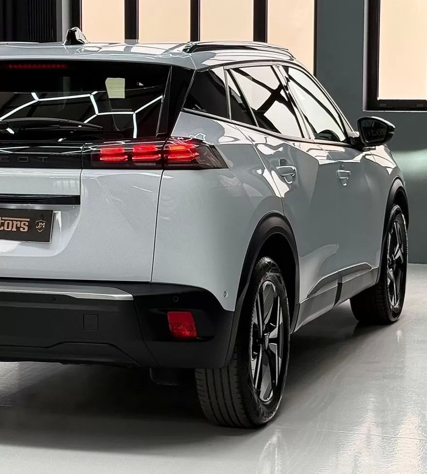 peugeot-e-2008-2024-eletrico-200cc