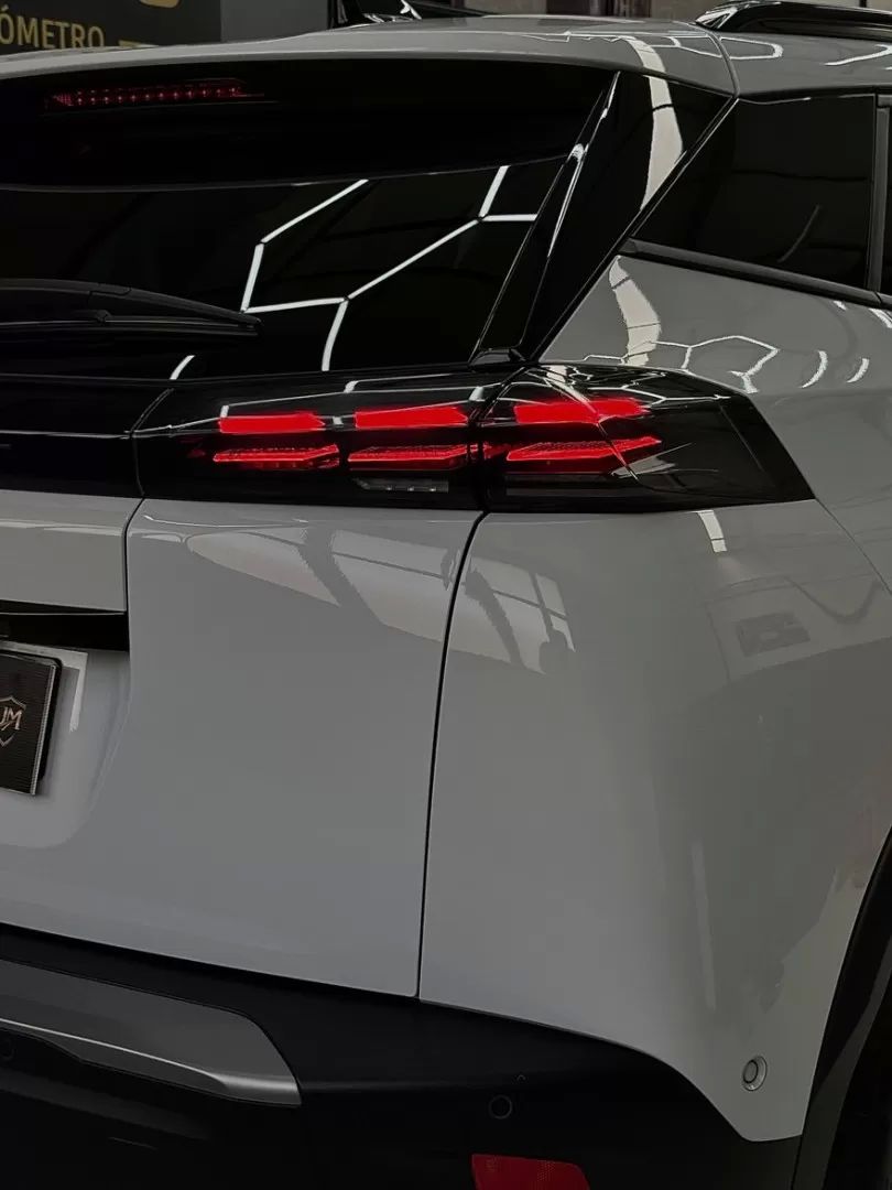 peugeot-e-2008-2024-eletrico-200cc
