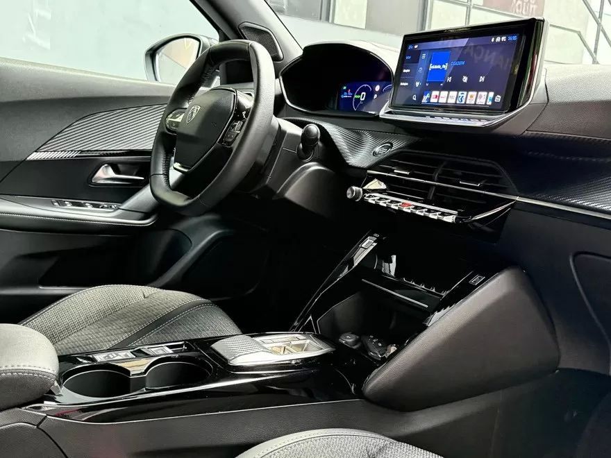 peugeot-e-2008-2024-eletrico-200cc