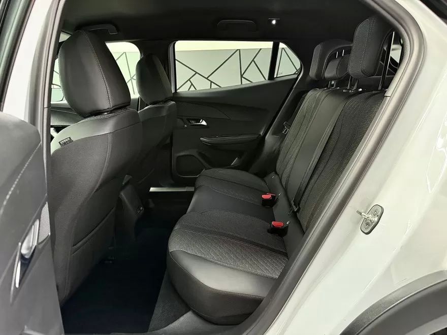 peugeot-e-2008-2024-eletrico-200cc