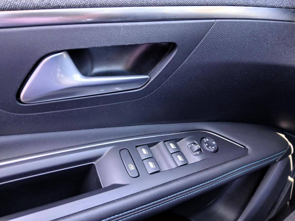 peugeot-3008-2023-diesel-1499cc