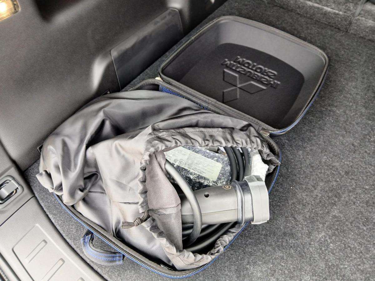 mitsubishi-outlander-2026-hibrido-a-gasolina-2360cc