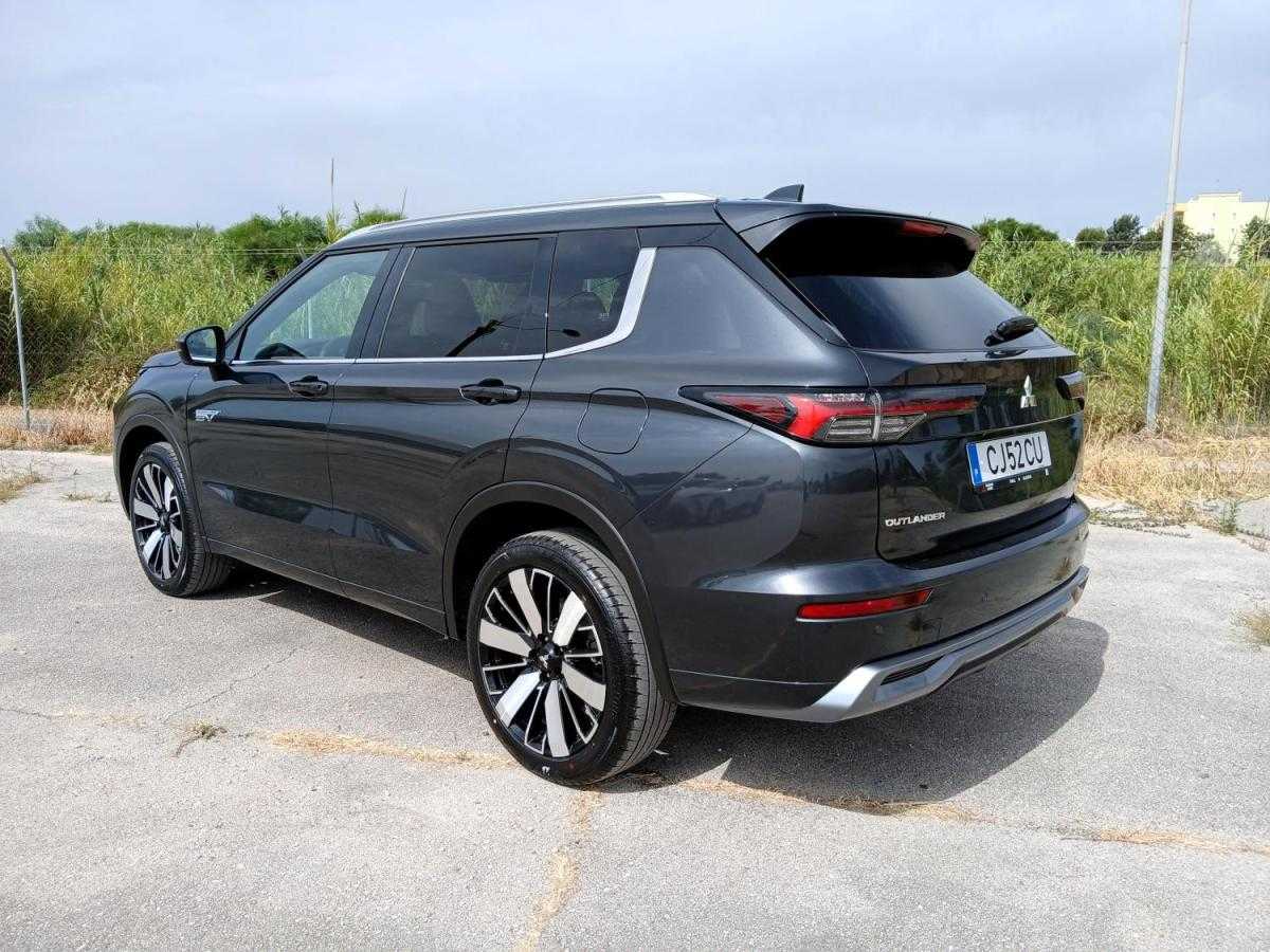 mitsubishi-outlander-2026-hibrido-a-gasolina-2360cc