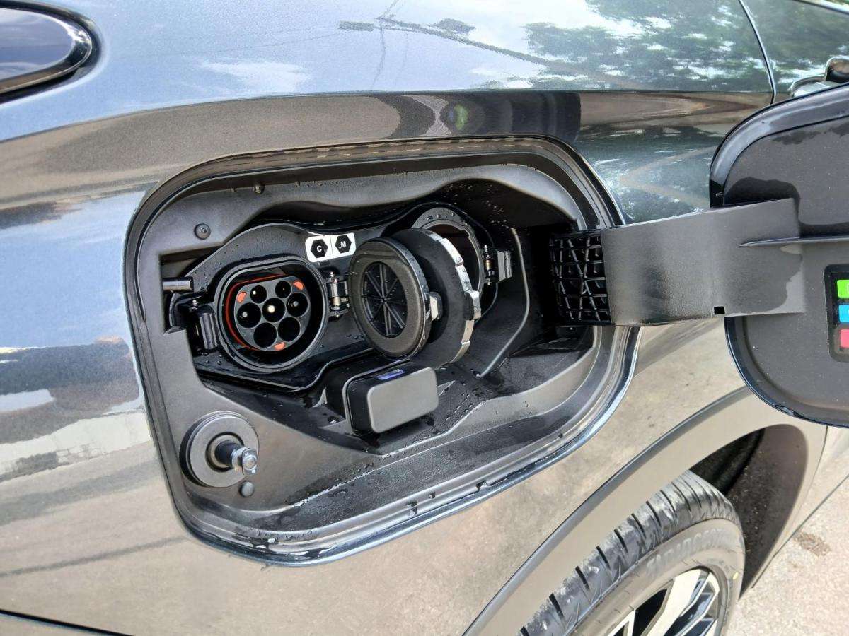 mitsubishi-outlander-2026-hibrido-a-gasolina-2360cc