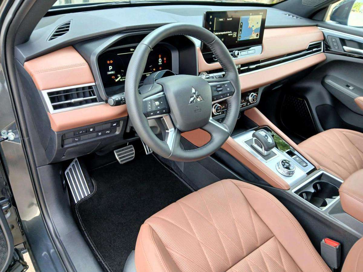 mitsubishi-outlander-2026-hibrido-a-gasolina-2360cc