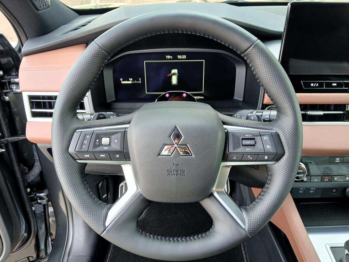 mitsubishi-outlander-2026-hibrido-a-gasolina-2360cc