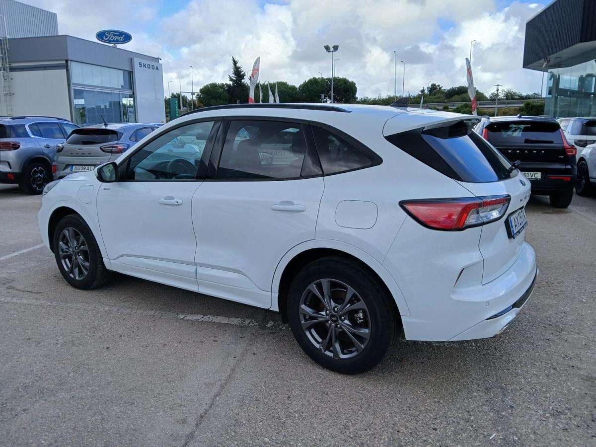 ford-kuga-2023-hibrido-a-gasolina-2488cc