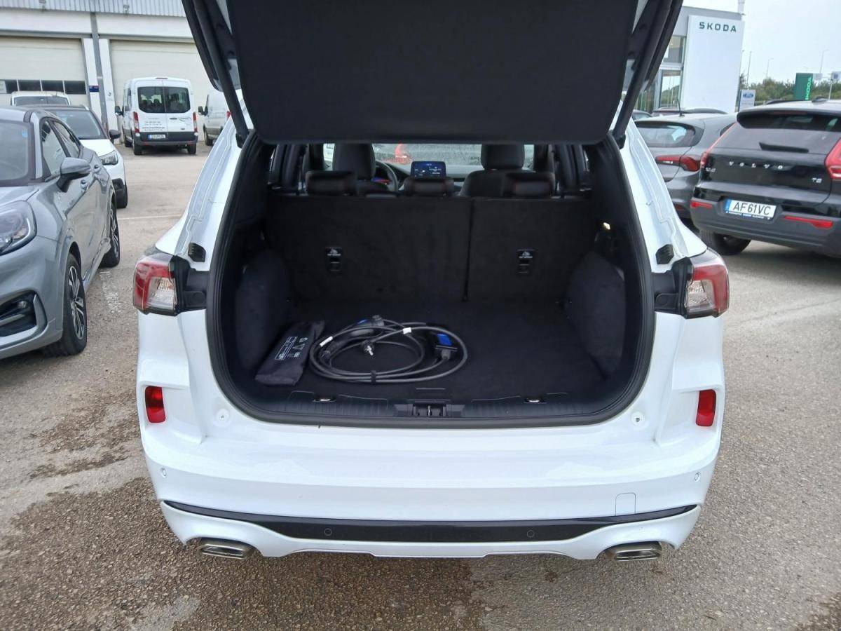 ford-kuga-2023-hibrido-a-gasolina-2488cc