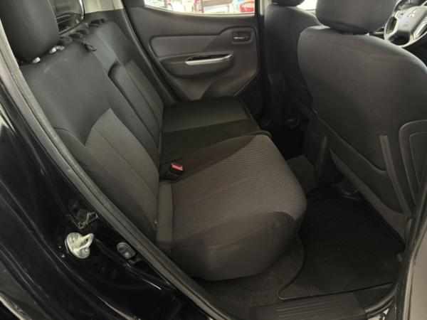 mitsubishi-l200-2-4-181cv-2018-diesel-2442cc
