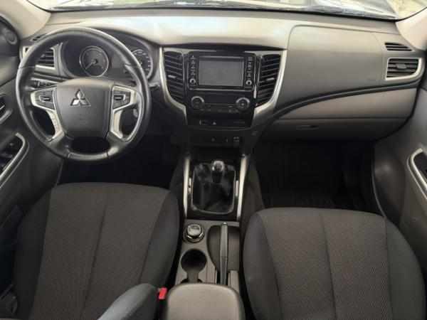 mitsubishi-l200-2-4-181cv-2018-diesel-2442cc