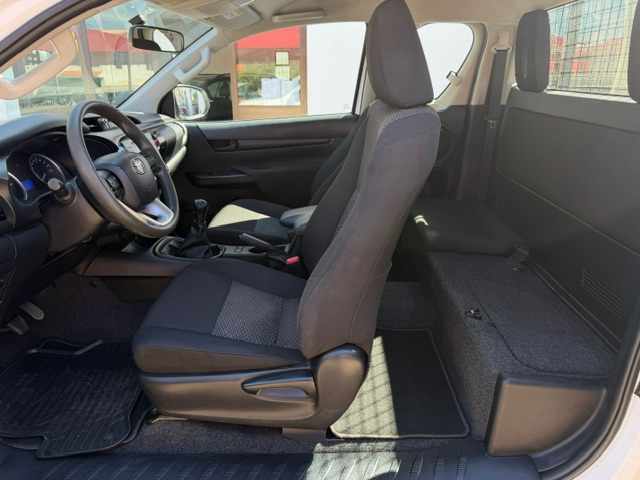 toyota-hilux-2-4-4wd-2018-diesel-2393cc