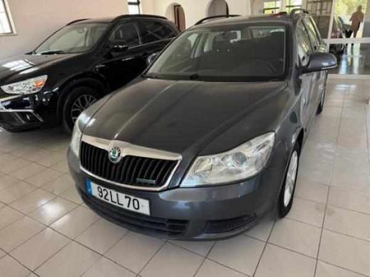 skoda-octavia-1-6-tdi-2011-diesel-1598cc