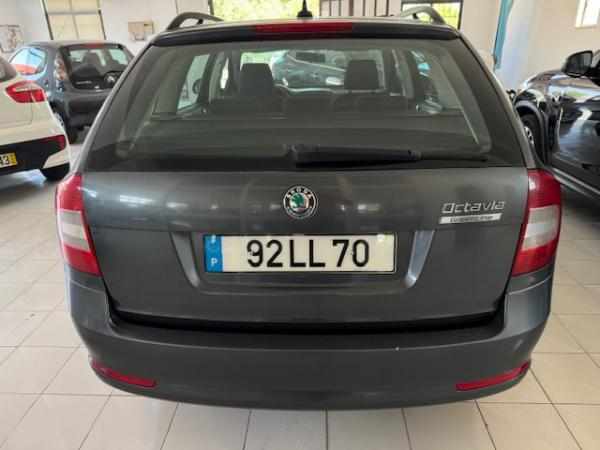 skoda-octavia-1-6-tdi-2011-diesel-1598cc
