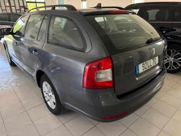 skoda-octavia-1-6-tdi-2011-diesel-1598cc
