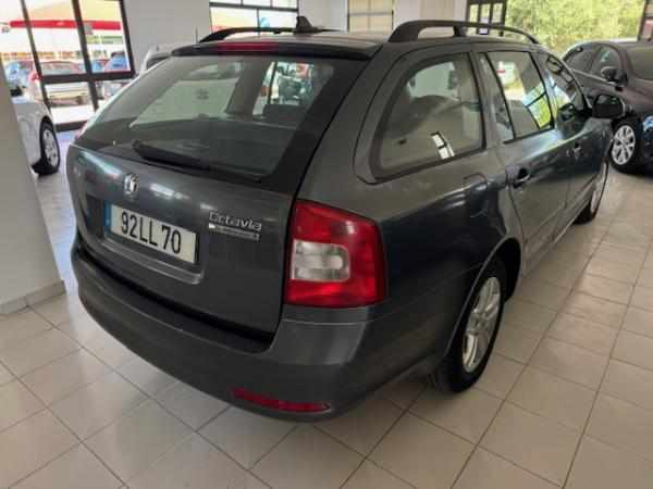 skoda-octavia-1-6-tdi-2011-diesel-1598cc