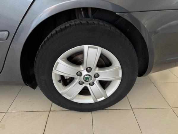 skoda-octavia-1-6-tdi-2011-diesel-1598cc