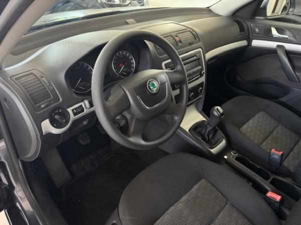skoda-octavia-1-6-tdi-2011-diesel-1598cc