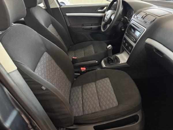 skoda-octavia-1-6-tdi-2011-diesel-1598cc