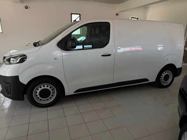 toyota-proace-1-6d-4d-l1-2018-diesel-1560cc